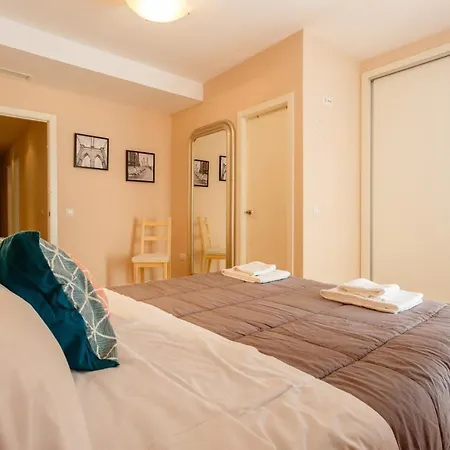 El Candil Family Apartment